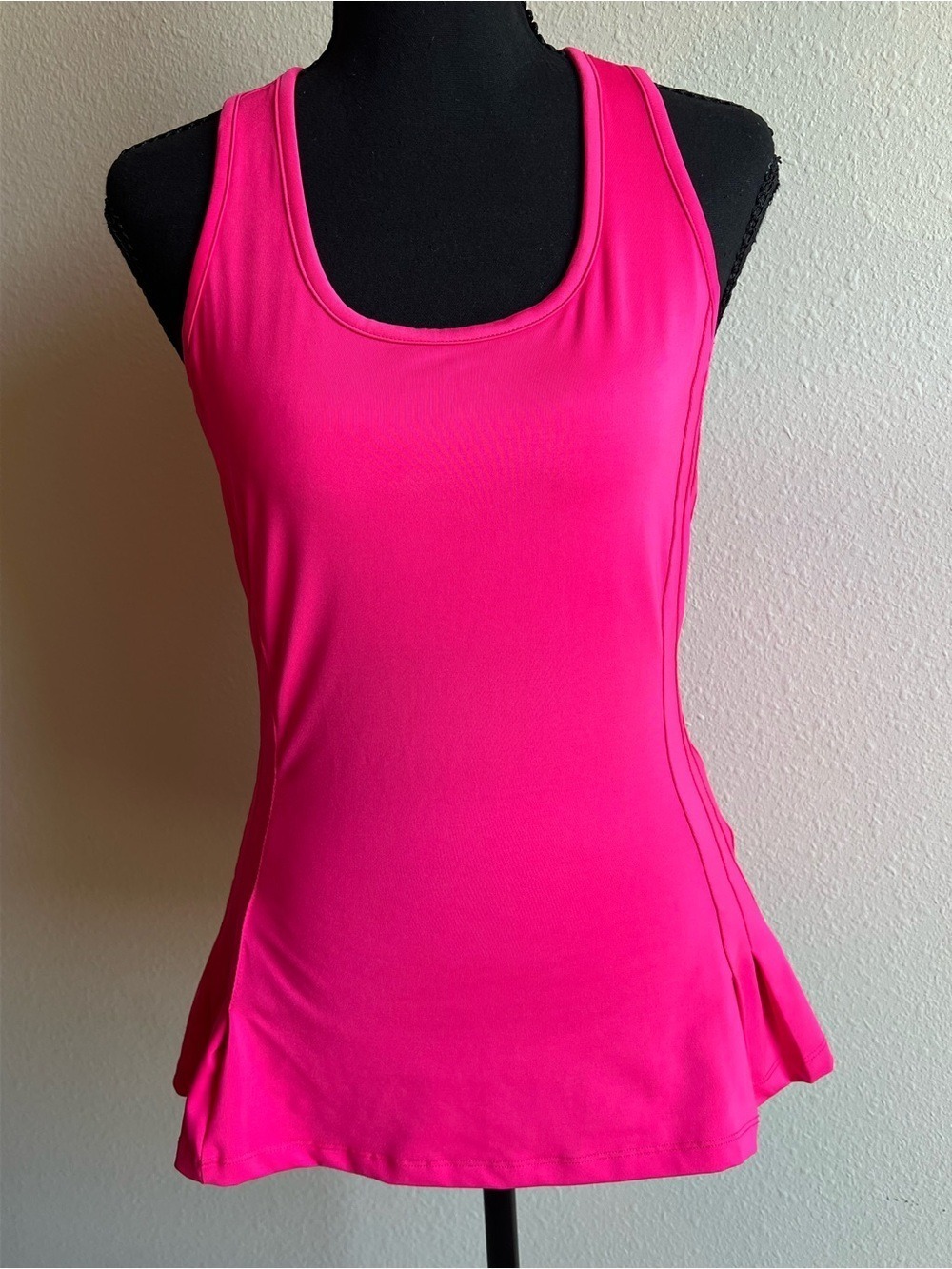FILA Hot Pink Pleated Hem Scoop Neck Performance Athletic Tennis Tank Top M